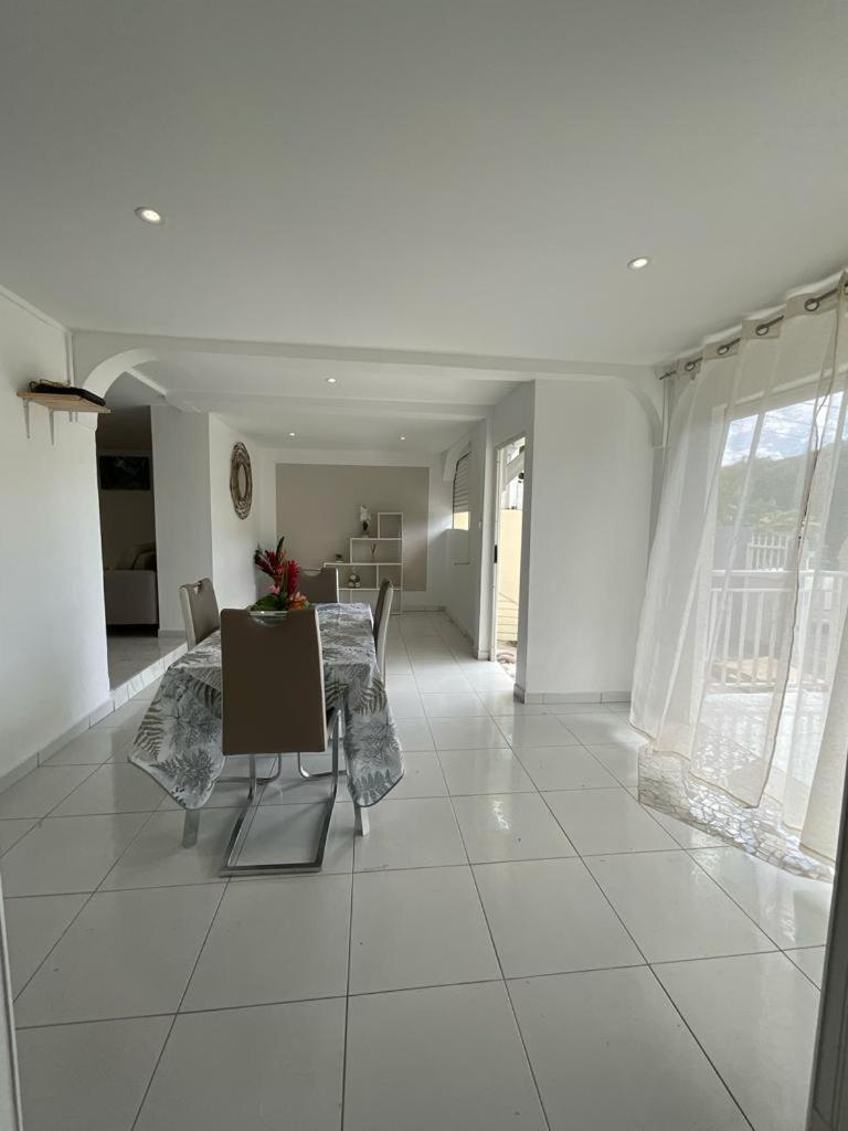 Location Les Flamboyants Apartment Sainte-Anne  Room photo